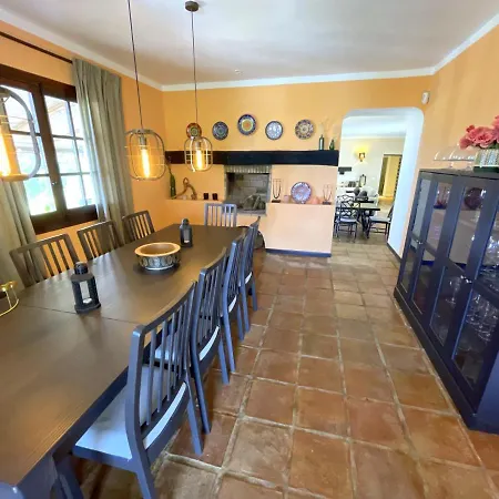 Authentic Getaway 5 Bedrooms Viila With Panoramic Views!